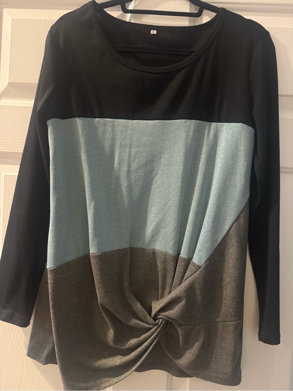 Women’s Colorblock Twist-Front Long Sleeve Top - Black, Light Blue & Gray